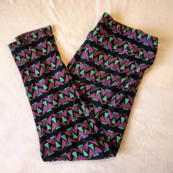 LuLaRoe Pants - Triangle Pattern Leggings Tall & Curvy